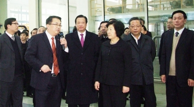 2010年12月，时任福建省委书记、省人大常委会主任孙春兰视察安博电竞遵义公司。孙春兰极度赞赏中国安博电竞在玻纤行业作出的成就，并但愿安博电竞在玻纤深加工领域获得更大成就。